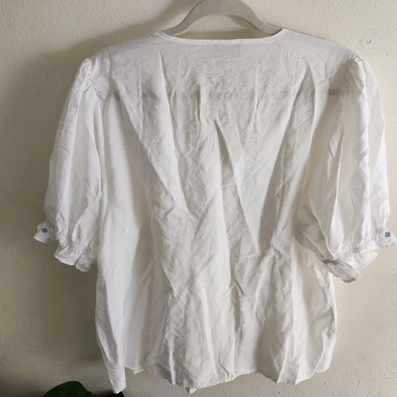 White Ruffle Floral Blue Embroidery Puff Sleeve Blouse - Picture 5 of 5